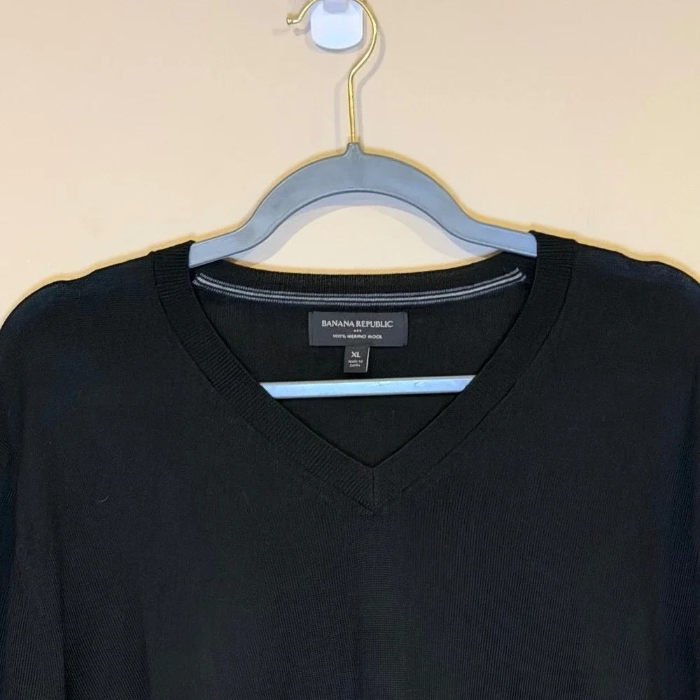 Banana Republic Mens Black 100% Merino Wool V‎ Neck Long Sleeve Sweater XL